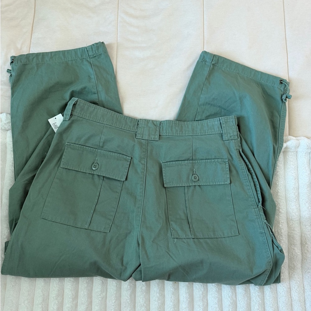 NWT Urban Outfitters Green Cargo Pants - Picture 6 of 11